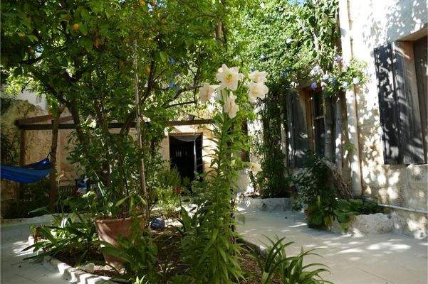 Kreta, Pirgou: Traditionelles Steinhaus zum Verkauf