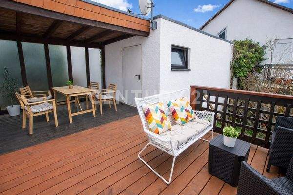 Terrasse mit Überdachung und