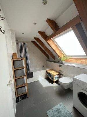 Modernes Tageslichtbad