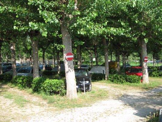 Foto Parcheggio 1.jpg