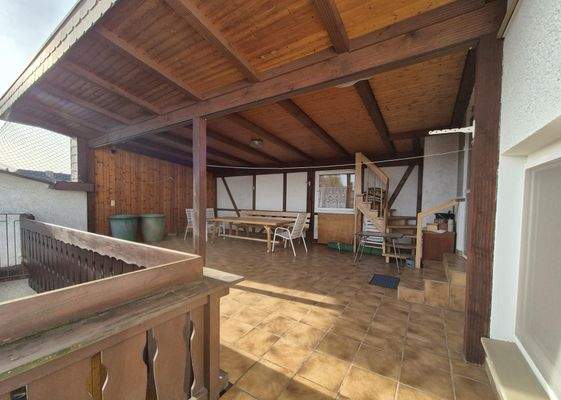 überdachte Terrasse