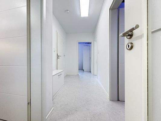 Flur Richtung Wohnzimmer