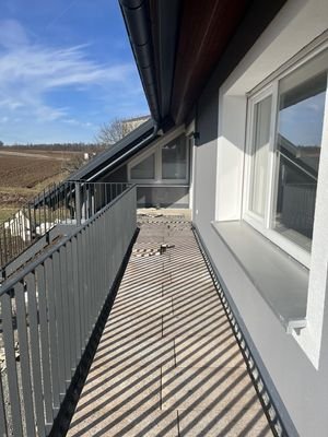 Balkon und Treppe in den Garten