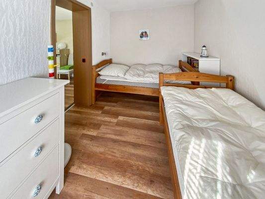 Kinder-Schlafzimmer EG