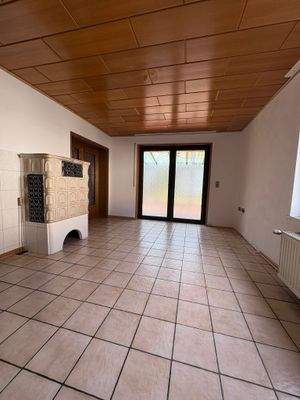 Wohnzimmer mit Kachelofen.JPEG