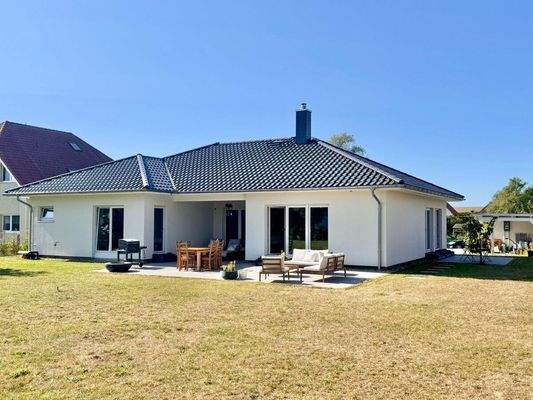 Hausansicht vom Grundstück