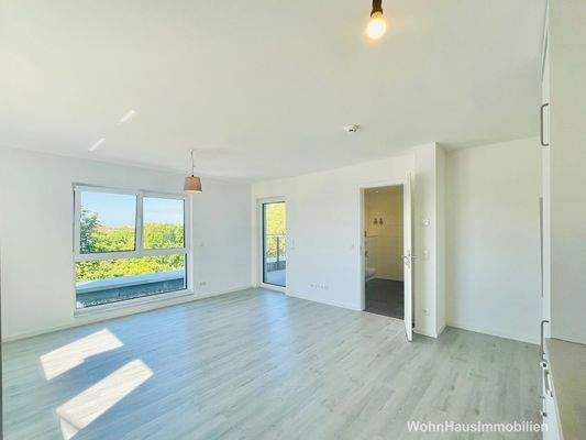 Terrassenzugang und Bad