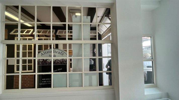 Laden - Blick zur Diele