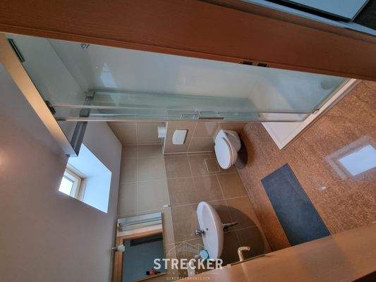 DG - Sanitärbereich (2)