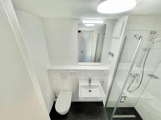 Bad mit Lüftung und Fußbodenheizung