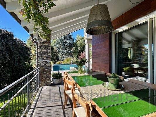 überdachte Terrasse