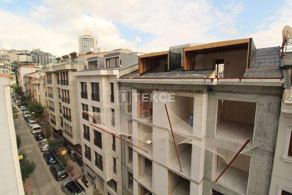 Duplex Apartment with a Spacious Terrace in İstanbul Beyoğlu