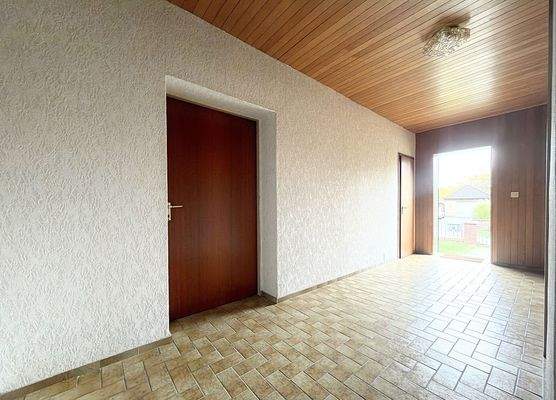 19 Nebeneingang _ Flur