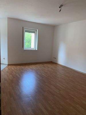 Musterfoto Wohnung darunter