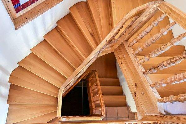  Treppenhaus erschließt EG/OG/UG