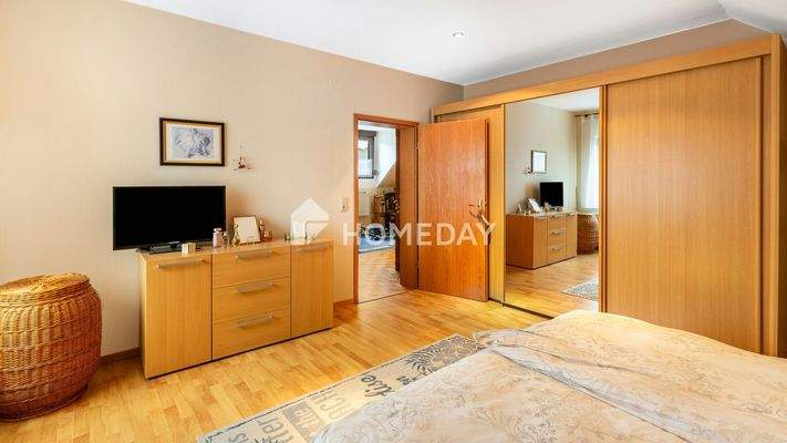 1. OG Schlafzimmer 2 2