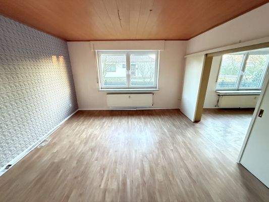 Wohn- und Esszimmer linker Teil