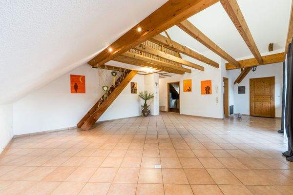 DG: Wohn- und Esszimmer