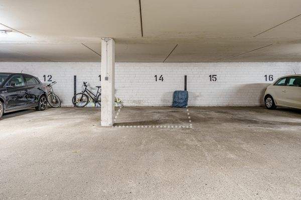 Tiefgaragenstellplatz