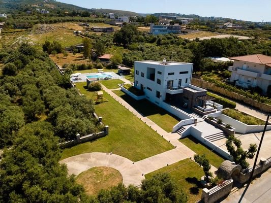 Kreta, Tria Monastiria: Luxuriöse Villa mit 7 Schlafzimmern und Meerblick zu verkaufen