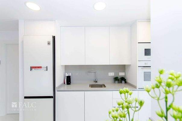 offene Küche, hell und weiß