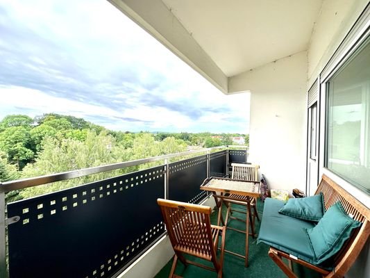 Balkon mit Blick ins Grüne