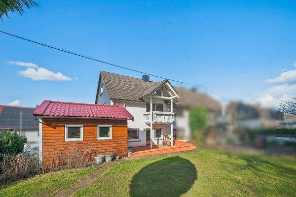 Garten mit Gartenhaus