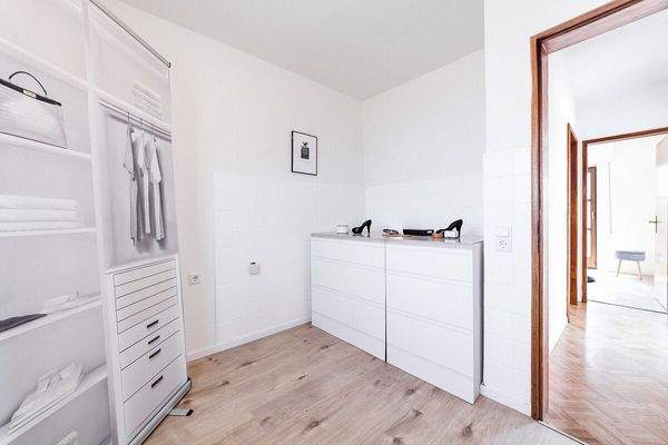 OG ELW Küche / Ankleide