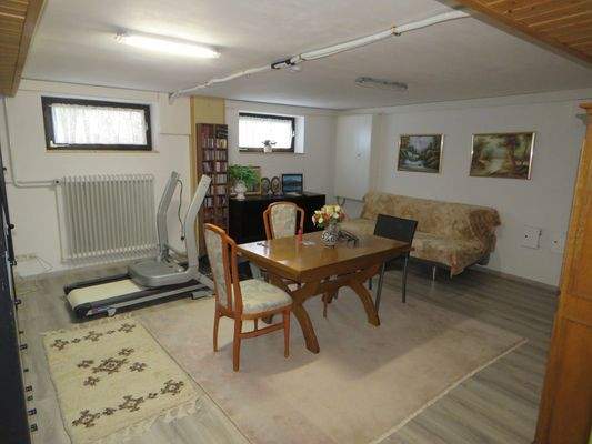 Hobbyraum mit Tageslicht 