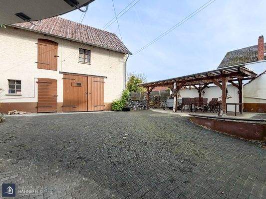 Innenhof, Nebengebäude