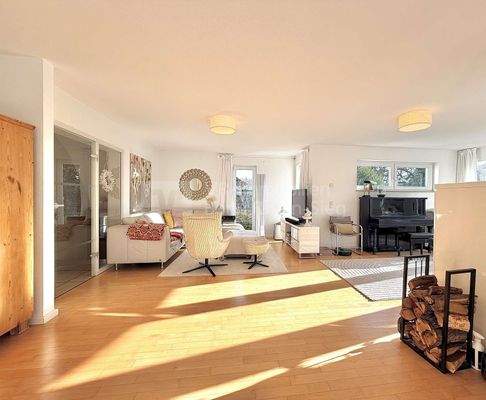 Wohnzimmer mit gemütlicher Atmosphäre