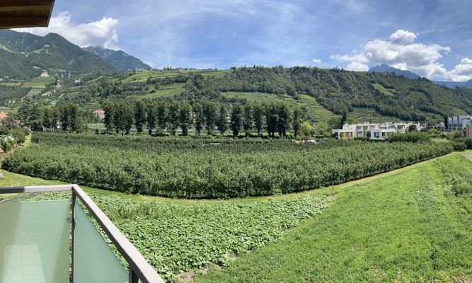 Meran-Merano-Gratsch-Quarazze-Vierzimmerwohnung-quadrilokale-Terrasse-Garage-Aussicht-Dorf-Tirol