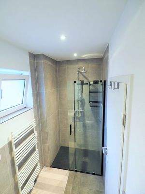 Duschbad mit Fenster