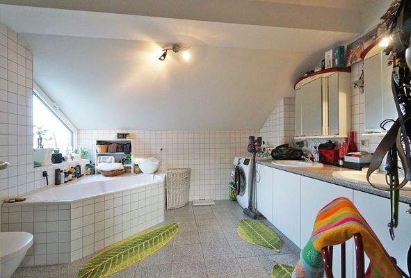 Tageslicht Dusch-Wannenbad