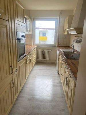 Küche mit Einbauküche