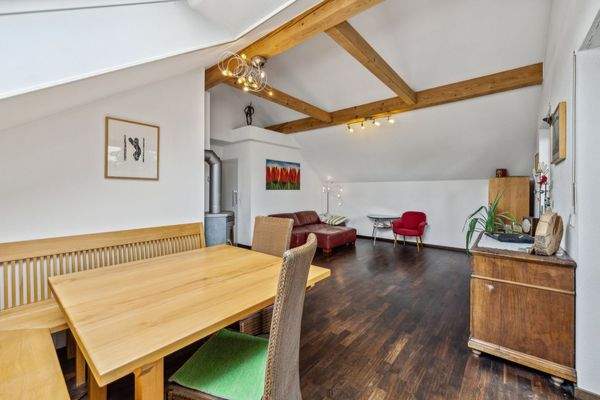 Essbereich mit Blick Wohnen