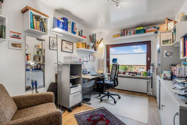 Vielseitig nutzbares Zimmer im Erdgeschoss