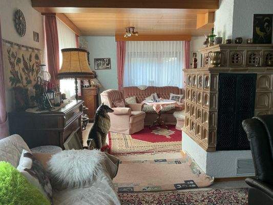 Wohnzimmer mit aktueller Möblierung