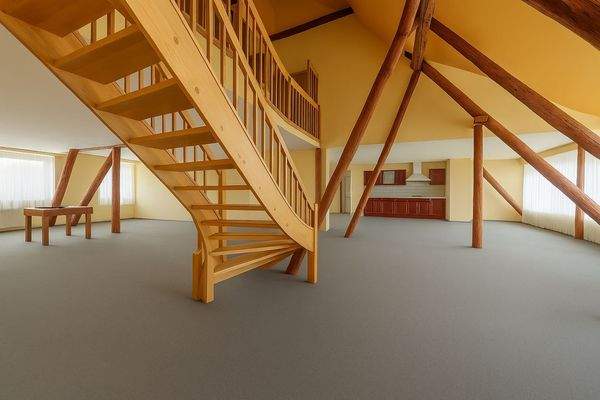 Wohnung mitTreppe zur Galerie