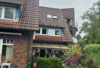 Gartenansicht: beide Balkone rechts