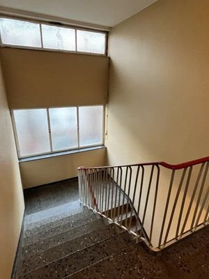 Treppenhaus_Fenster