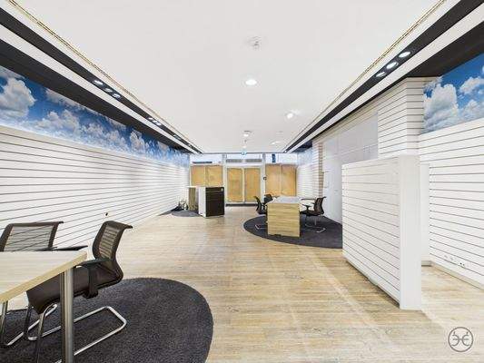 CAM05560G0-PR0017-STILL005