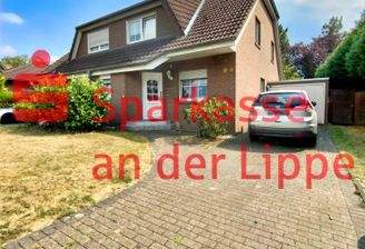 Doppelhaushälfte rechts mit Garage