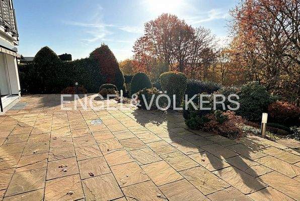 Großzügige Terrasse ...