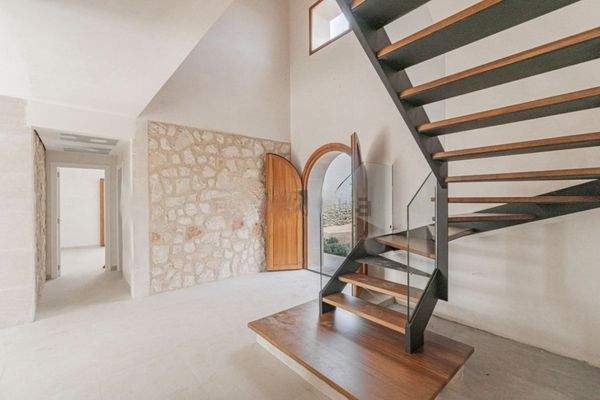 Eingangsbereich und Treppenhaus