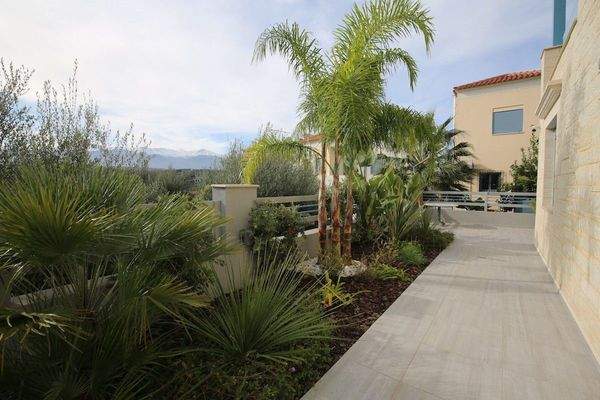 Villa-for-sale-in-Almyrida-Villa-for-sale-in-Chani