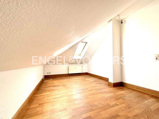 helles Kinder-/Arbeitszimmer