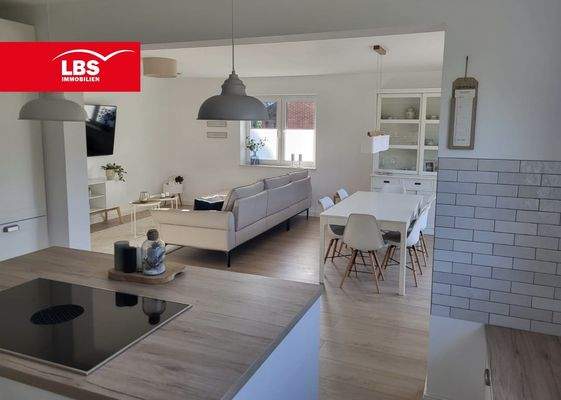 Großer Durchgang in den Wohn/Essbereich