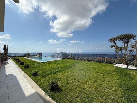 Sea-View Villa with Smart Home System in Alanya