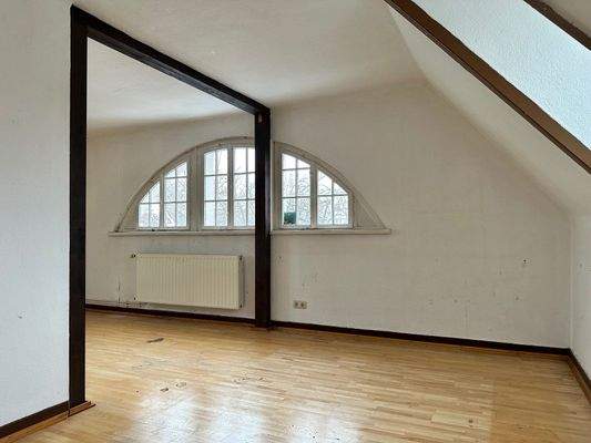 großes Kinderzimmer 1 im DG (teilbar)